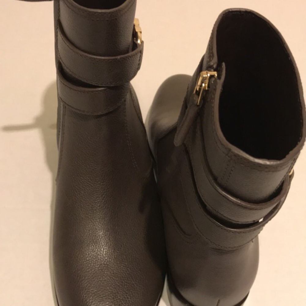 Tory Burch Gemini Link Leather Boots - Picture 6 of 8